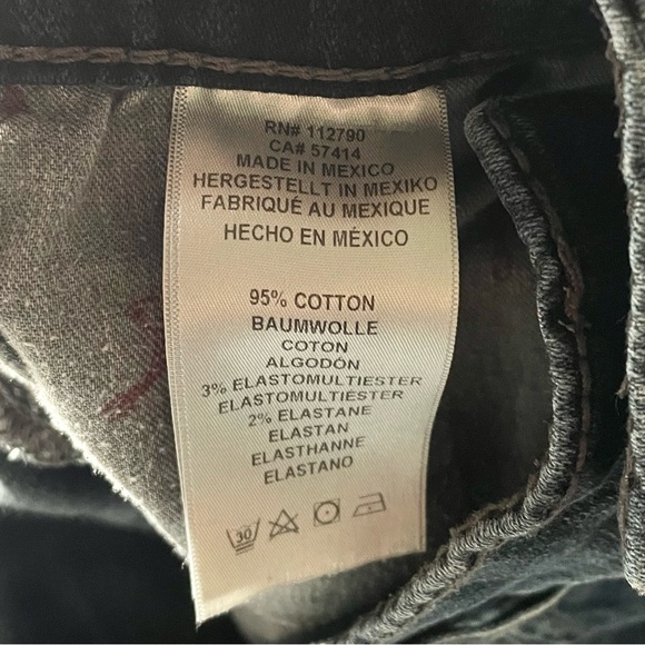 True Religion Relaxed Skinny Rocco Jeans Men’s 32 Blue Dark Wash Grunge Distress - Picture 15 of 16